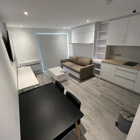 Modern Studio Apartment In Gibraltar - The Hub المظهر الخارجي الصورة