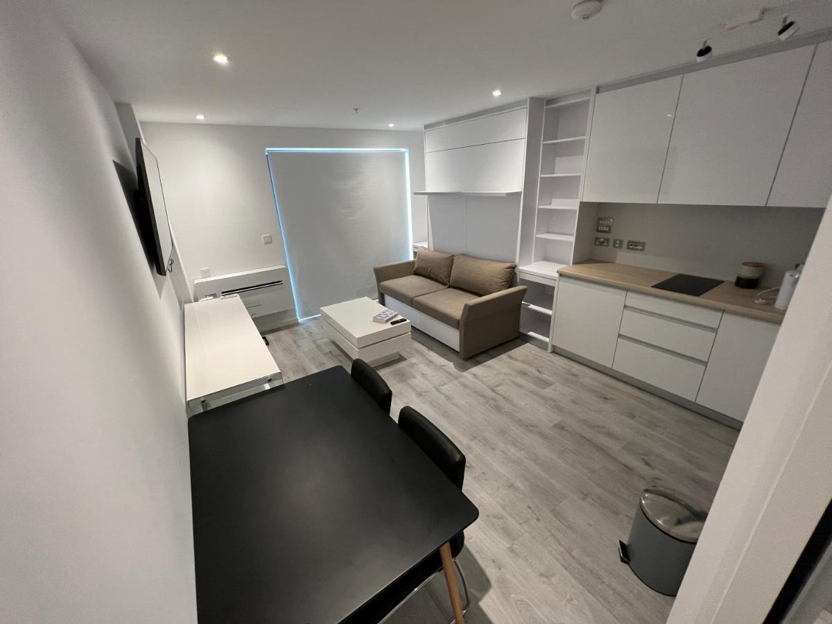 Modern Studio Apartment In Gibraltar - The Hub المظهر الخارجي الصورة