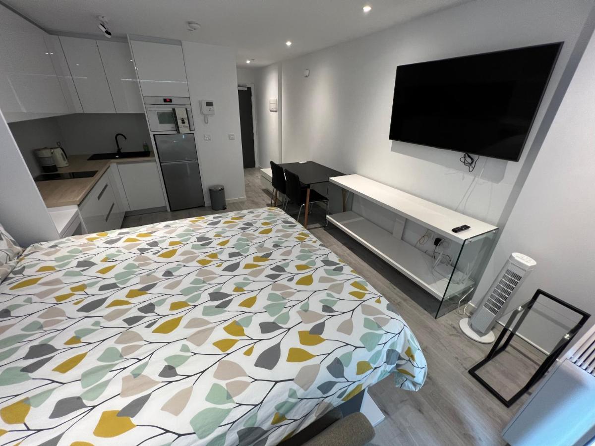 Modern Studio Apartment In Gibraltar - The Hub المظهر الخارجي الصورة